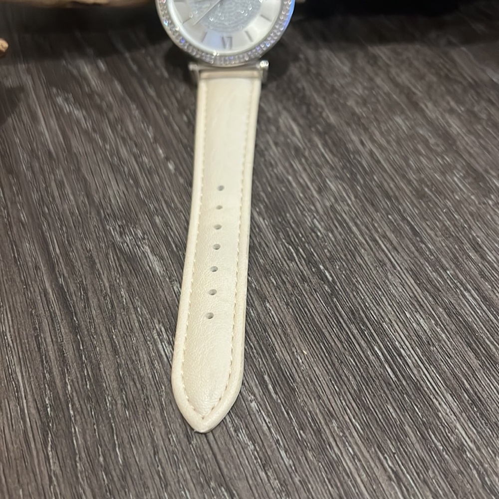 Watch - Picture 3 of 7